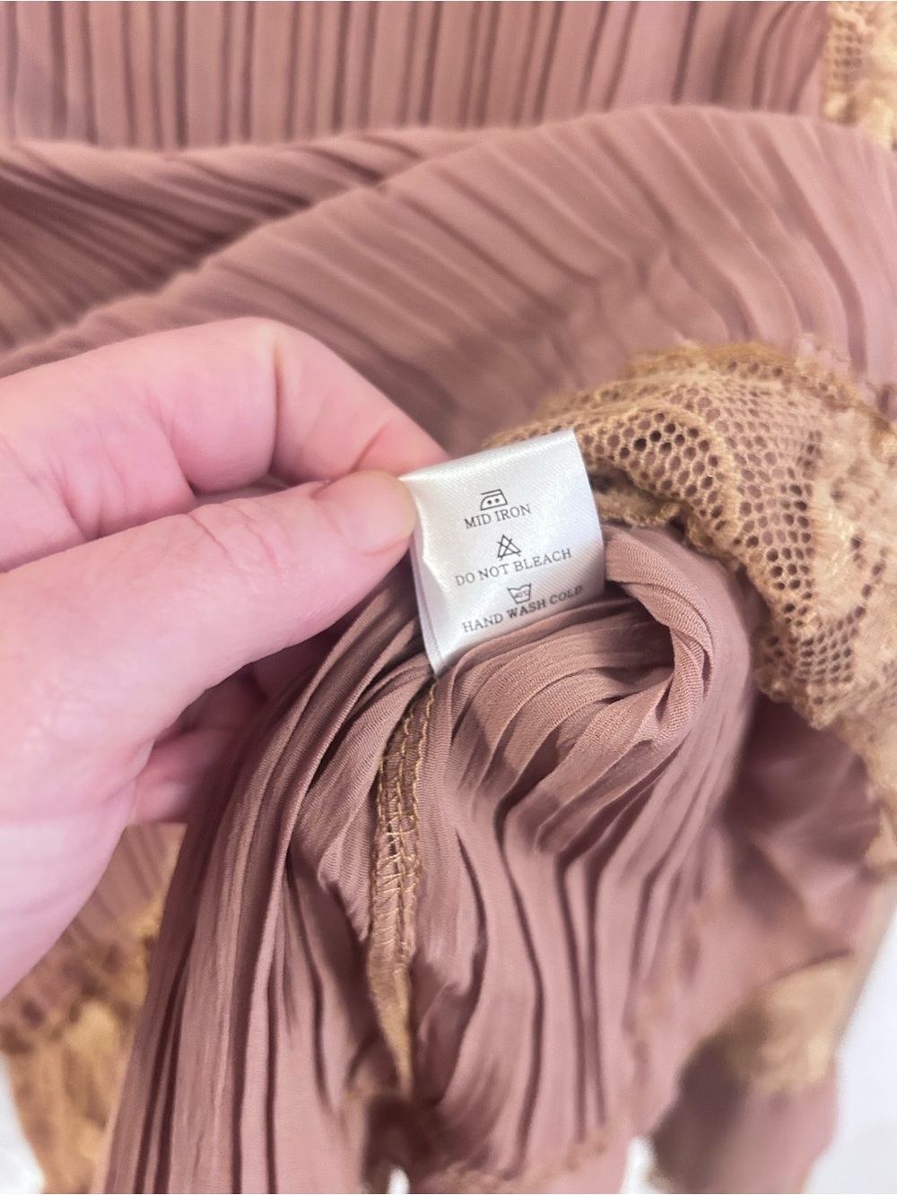 Vintage-Inspired Pink Lace Ruffle Button-Front Top - Picture 9 of 9